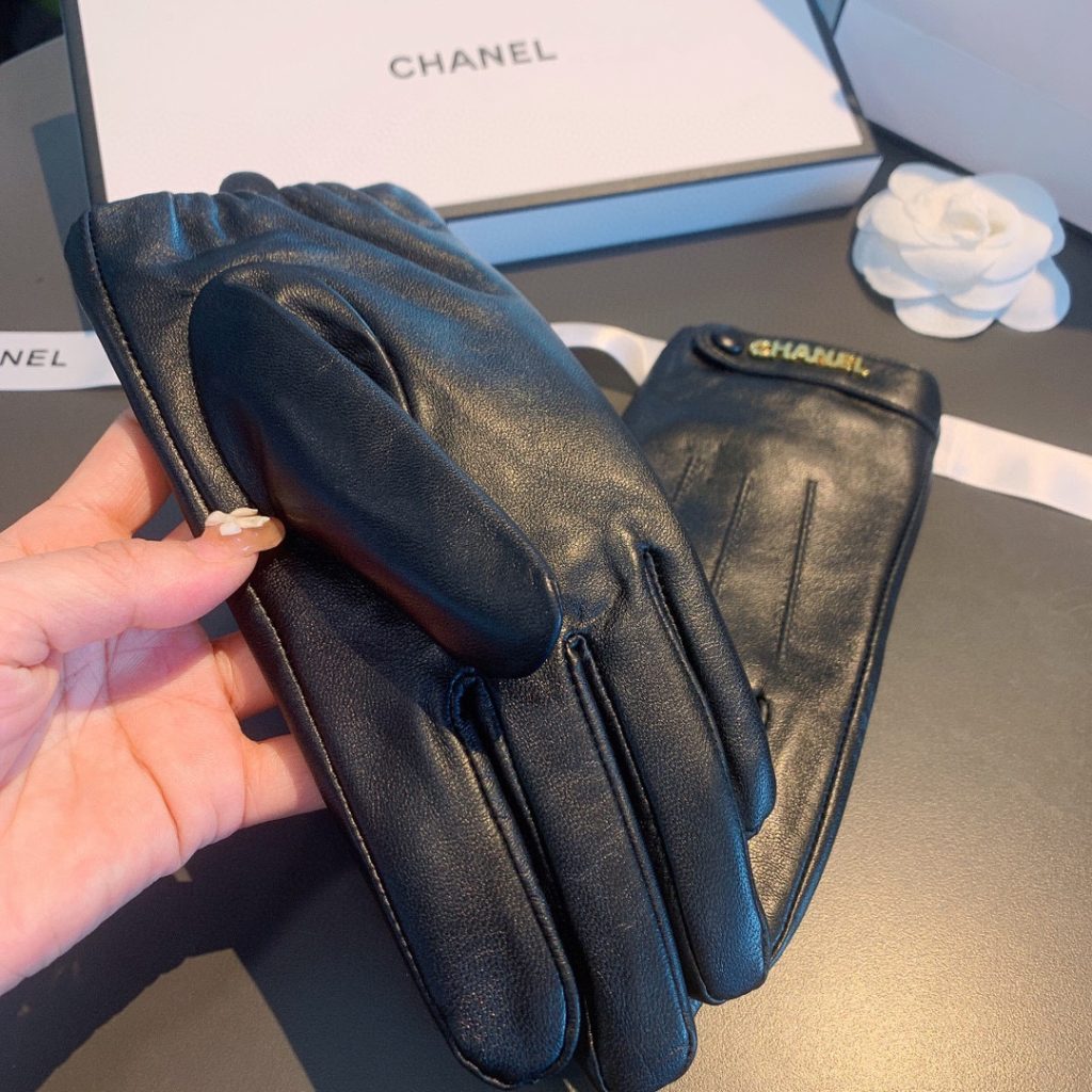 Chanel Gloves In Black