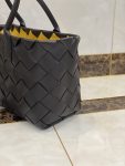 Bottega Veneta Medium Intrecciato Tote Bag Black, For Women, Women’s Bags 17.3in/44cm 630817VMAY32544