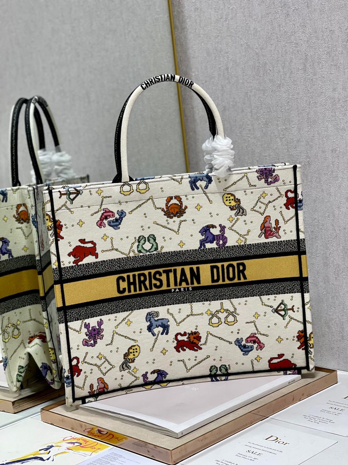 Christian Dior Large Dior Book Tote White, For Women, Women’s Handbags 16.5in/42cm CD M1286ZRTY_M941