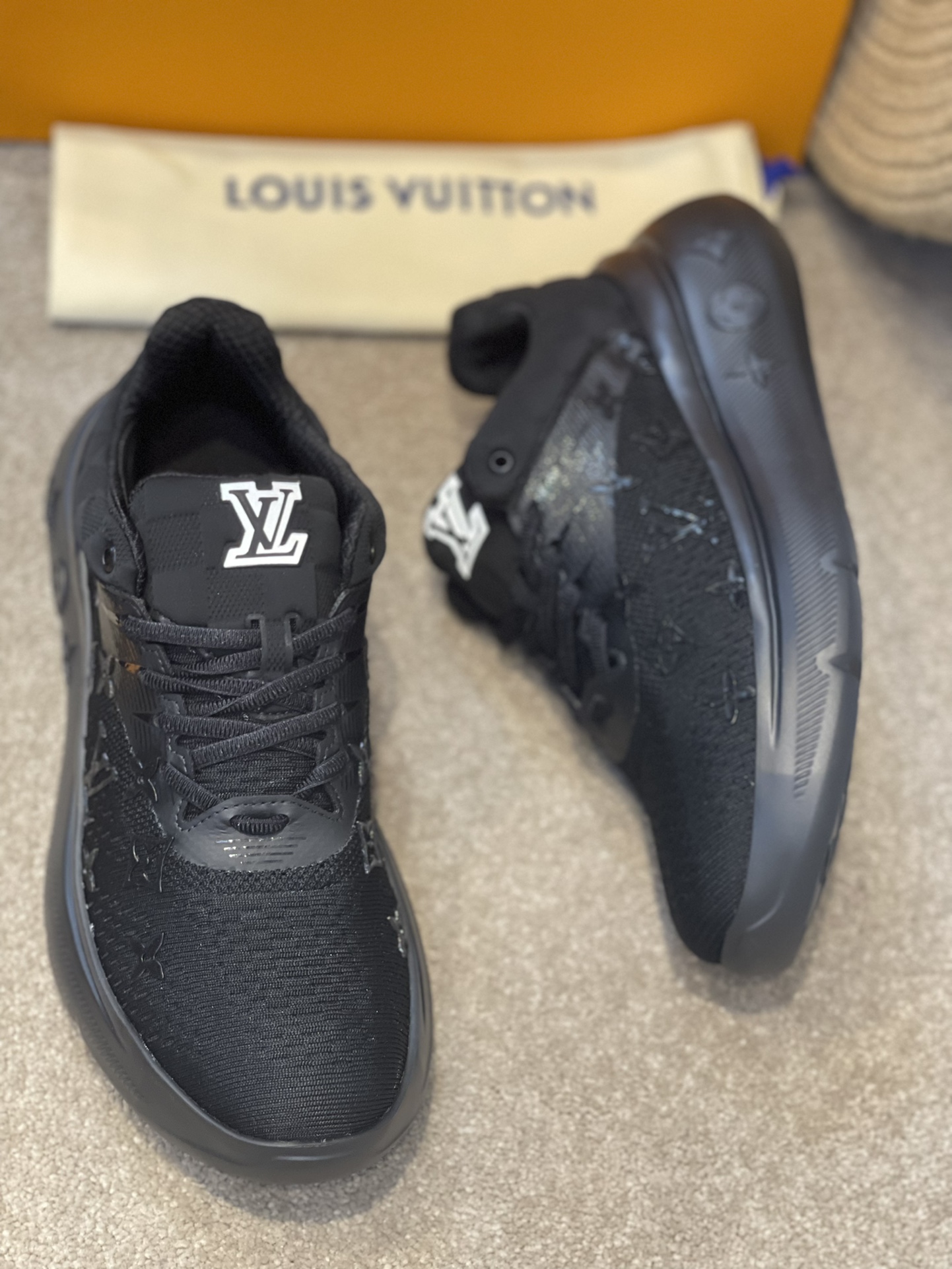 Louis Vuittion Show Up Sneaker Black For Men LV 1A9JRI