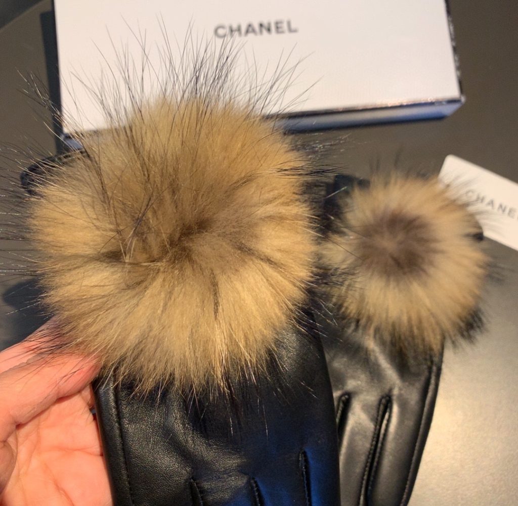 Chanel Gloves In Black