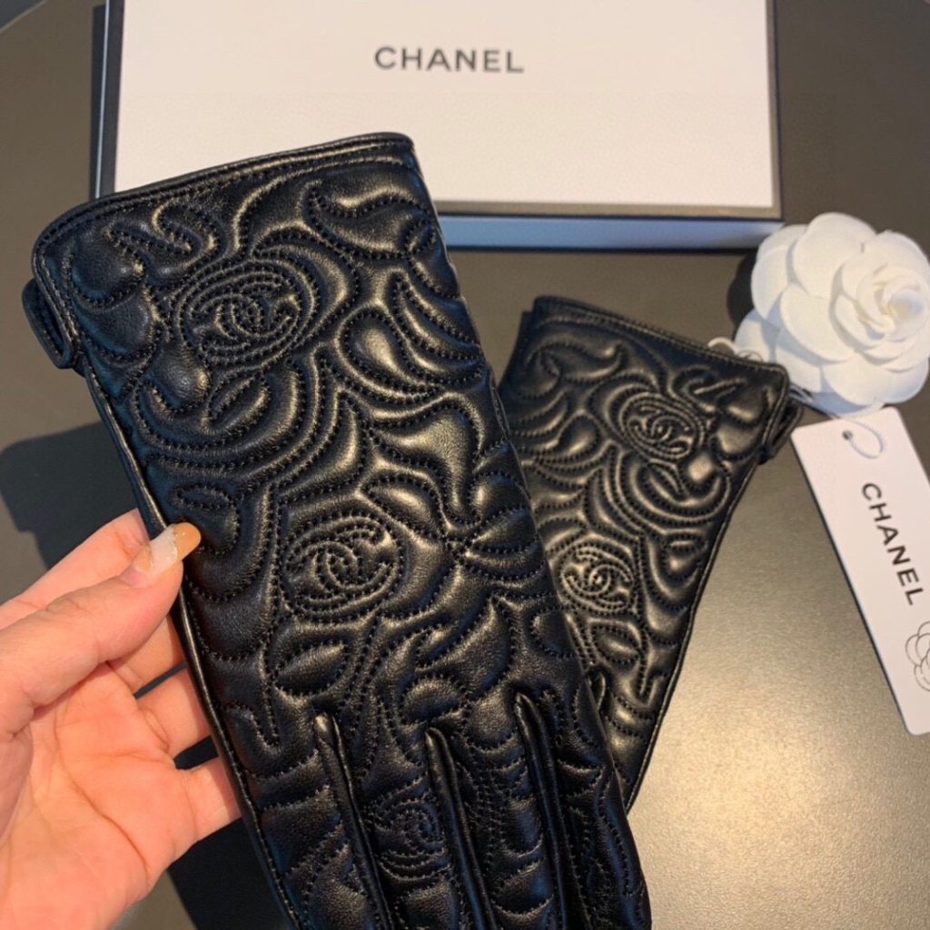 Chanel Gloves In Black