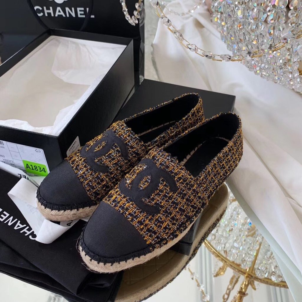 Chanel Espadrilles Tweed & Grosgrain Calfskin Leather Pre-Fall/Winter 2019 Collection, Black/Gold