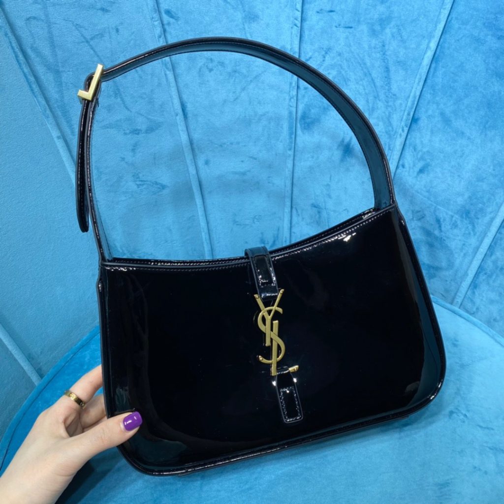 Saint Laurent Le 5 À 7 Hobo Bag In Smooth Noir For Women 9in/23cm YSL 6572280UF0W1000