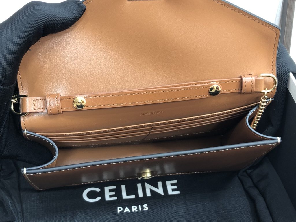 Celine Wallet On Chain Triomphe Tan For Women 7in/19cm 10J733DPV.04LU