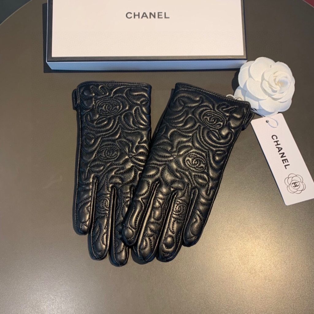 Chanel Gloves In Black