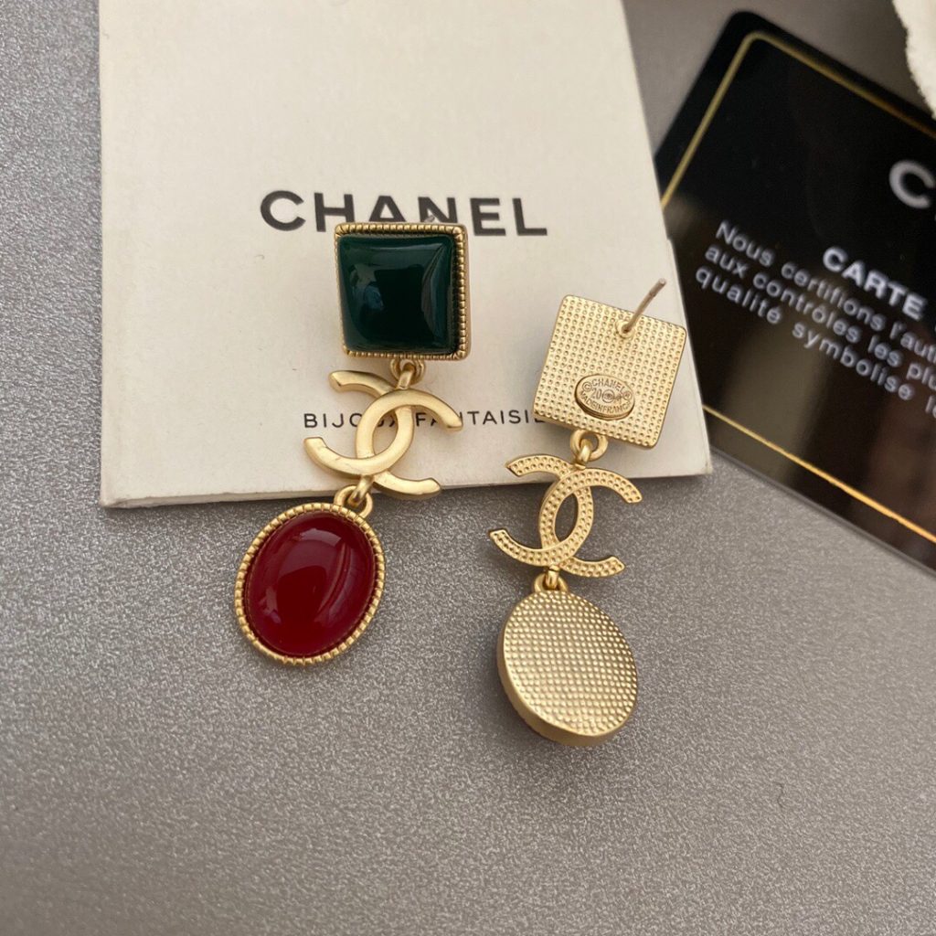 Big-Dark-Green-And-Dark-Red-Stone-Earrings-Gold-Tone-5