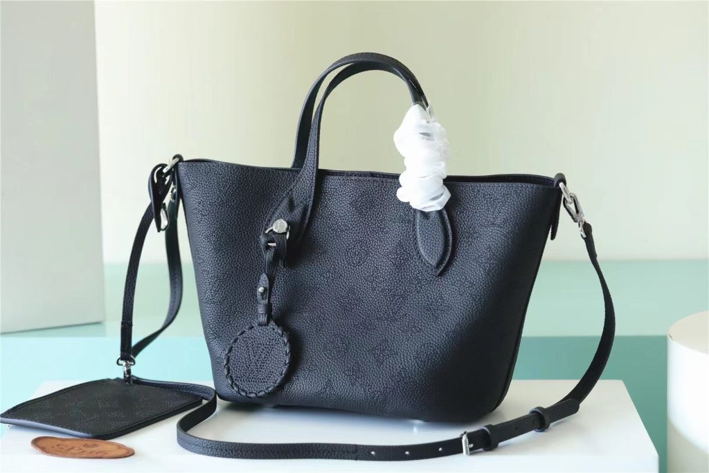 Blossom PM Black/White/Beige For Women‎ 7.9in/20cm M21849