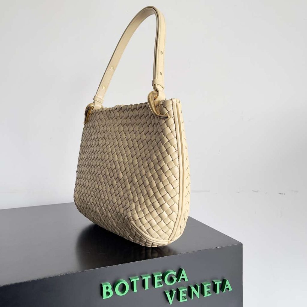 Bottega Veneta Medium Clicker Shoulder Bag Cream/Burgandy For Women 36cm / 14.2in