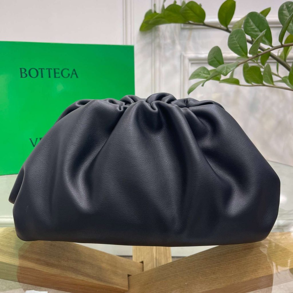 Bottega Veneta Pouch Teak Black For Women 12.2in/31cm 690238V1BW0_8425