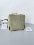 Small Cassette Bucket Bag Beige/White For Women‎ 7.1in/18cm 680218V2AC39274