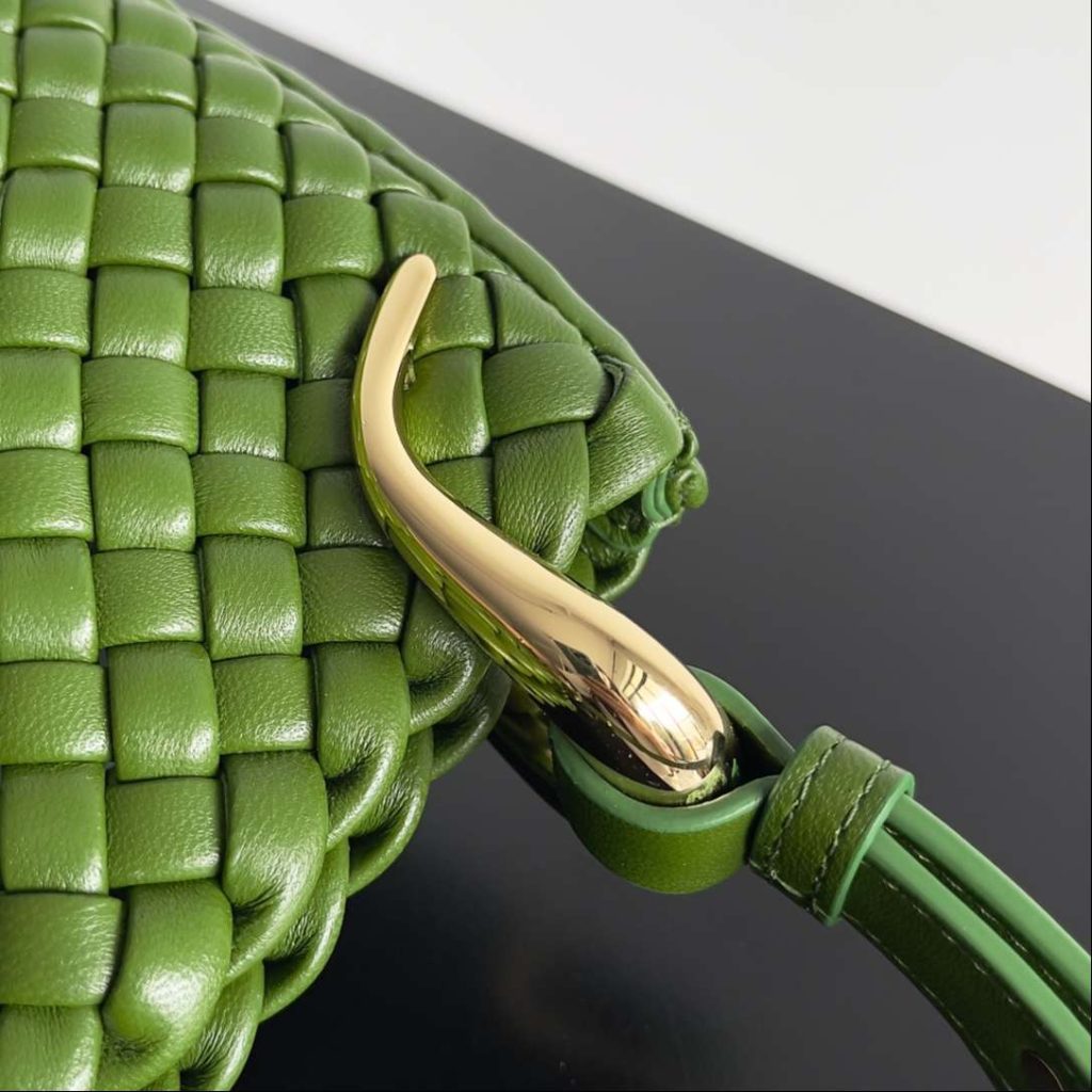 Bottega Veneta Small Clicker Shoulder Bag Cream/Green For Women 27cm / 10.6in 730968V01D13150