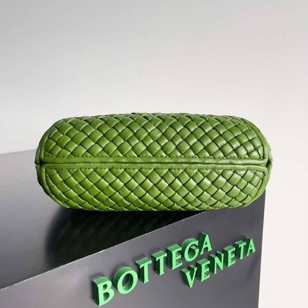 Bottega Veneta Small Clicker Shoulder Bag Cream/Green For Women 27cm / 10.6in 730968V01D13150