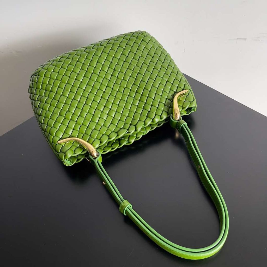 Bottega Veneta Small Clicker Shoulder Bag Cream/Green For Women 27cm / 10.6in 730968V01D13150