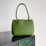 Bottega Veneta Small Clicker Shoulder Bag Cream/Green For Women 27cm / 10.6in 730968V01D13150