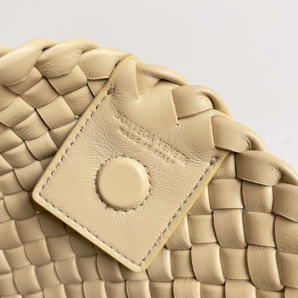 Bottega Veneta Small Clicker Shoulder Bag Cream/Green For Women 27cm / 10.6in 730968V01D13150