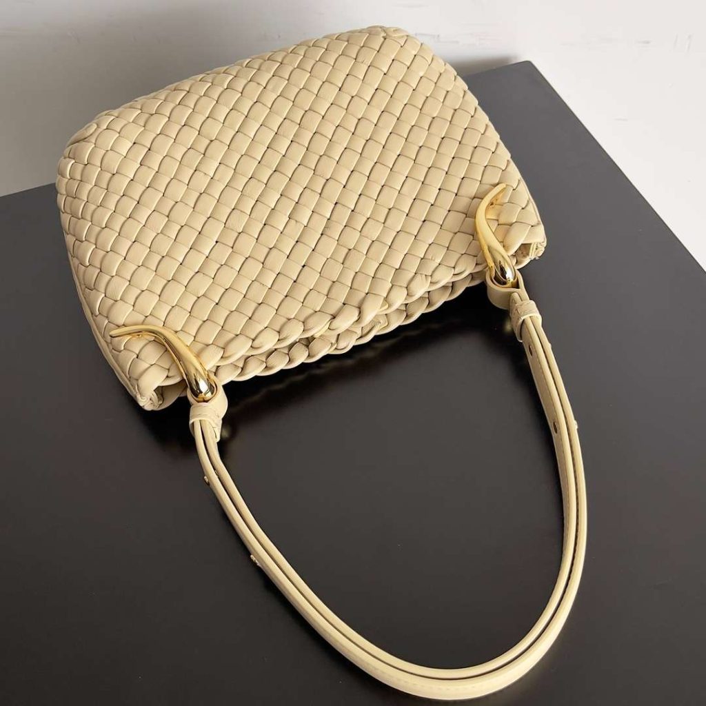 Bottega Veneta Small Clicker Shoulder Bag Cream/Green For Women 27cm / 10.6in 730968V01D13150