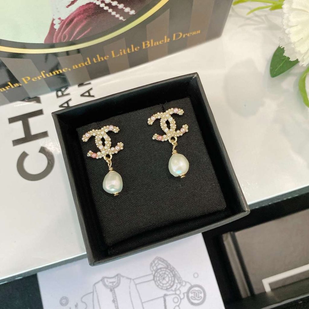 Chanel CC Peals Earrings Gold For Women