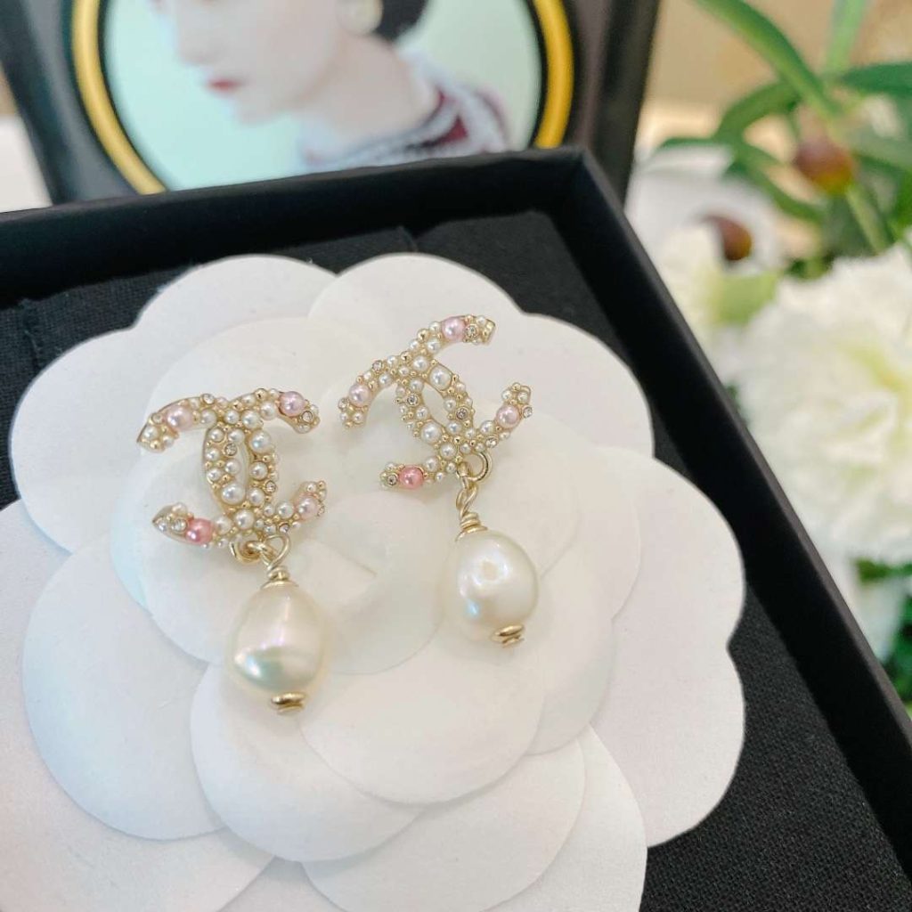 Chanel-CC-Peals-Earrings-8