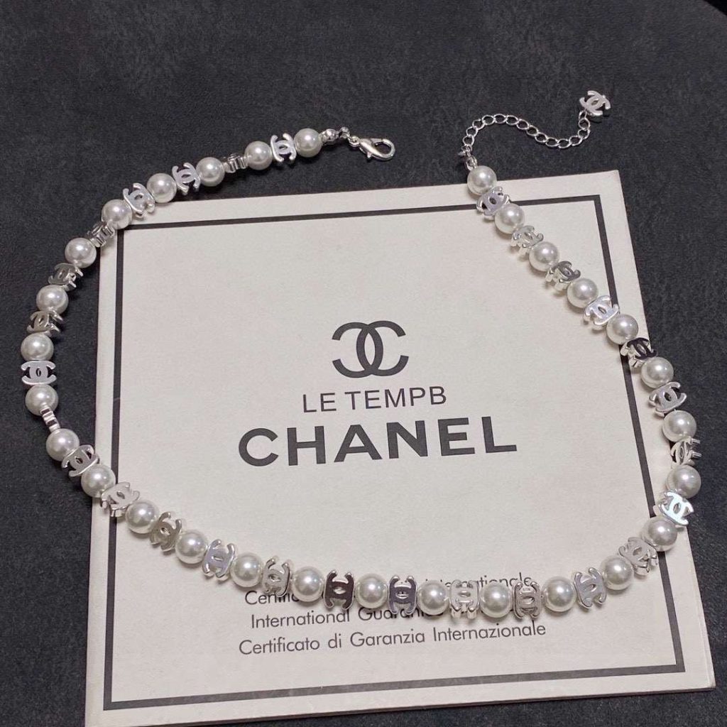 Chanel CC Pearl Necklace White For Women