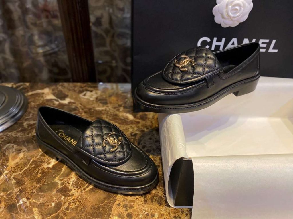 Chanel Tab Loafers Turn-lock Flats Interlocking CC Black For Women