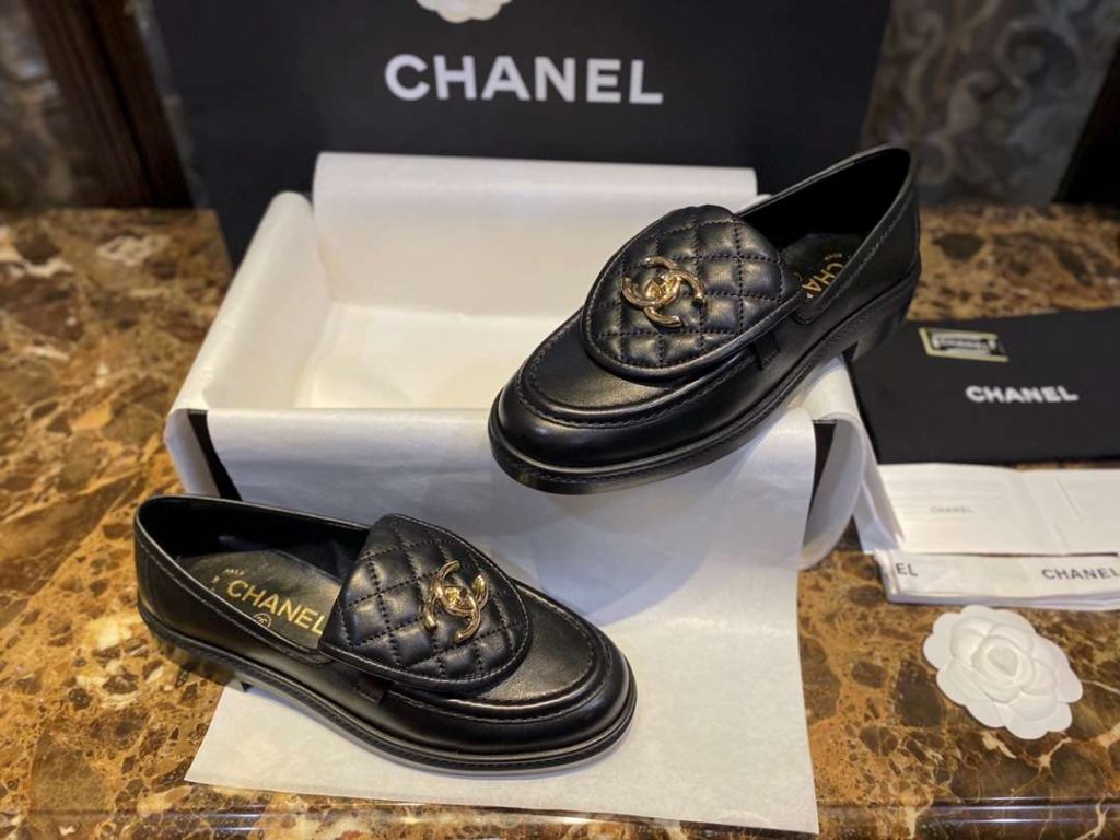 Chanel Tab Loafers Turn-lock Flats Interlocking CC Black For Women