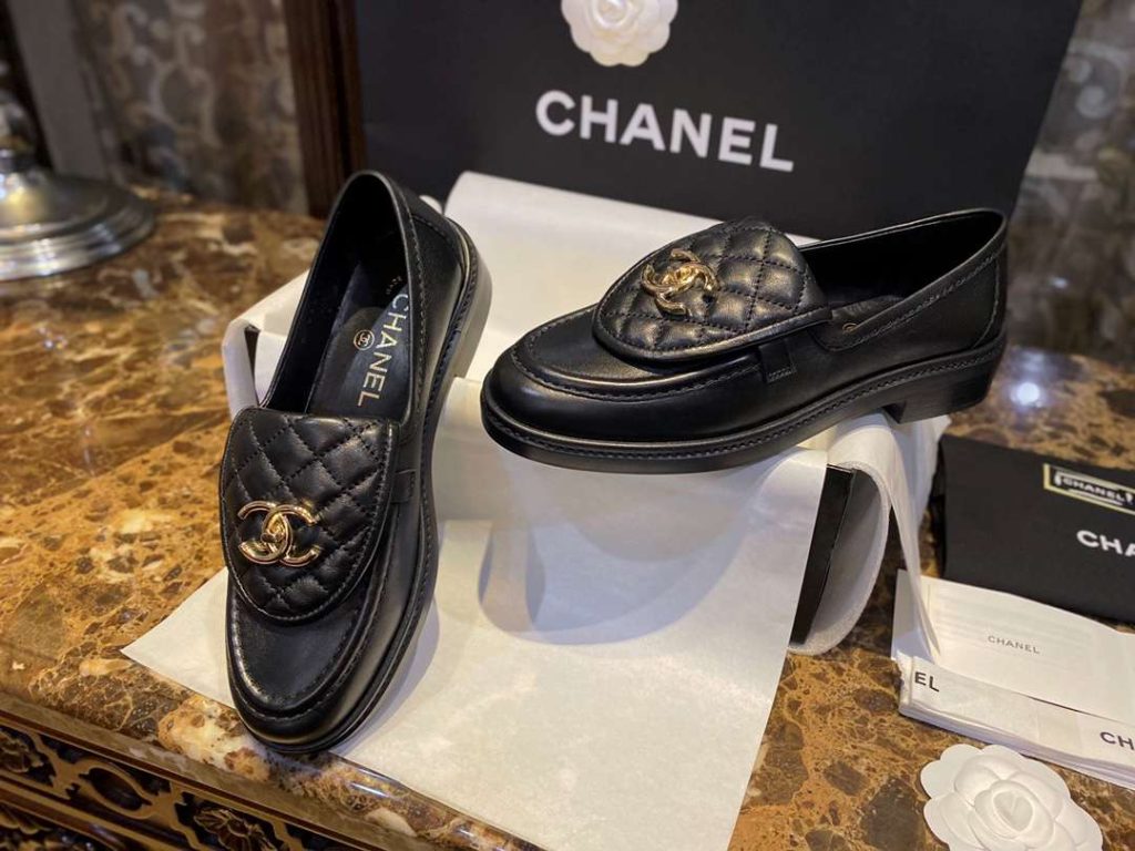 Chanel Tab Loafers Turn-lock Flats Interlocking CC Black For Women