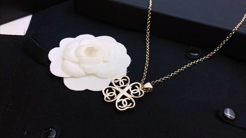 Chanel Hollow C Double Heart-Shaped Short Necklace Gold For Women