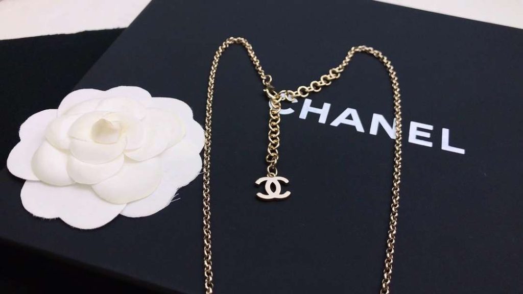 Chanel Hollow C Heart-Shaped Necklace Gold For Women