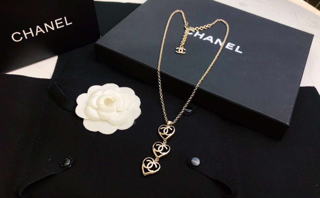 Chanel Hollow C Heart-Shaped Necklace Gold For Women