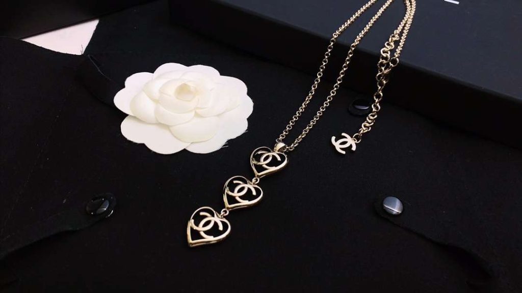 Chanel Hollow C Heart-Shaped Necklace Gold For Women