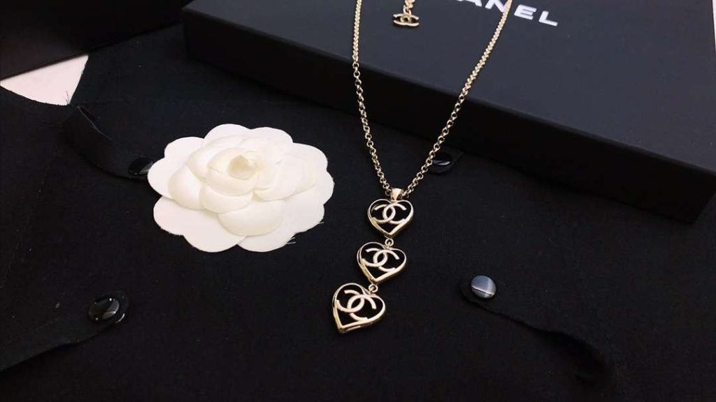 Chanel Hollow C Heart-Shaped Necklace Gold For Women