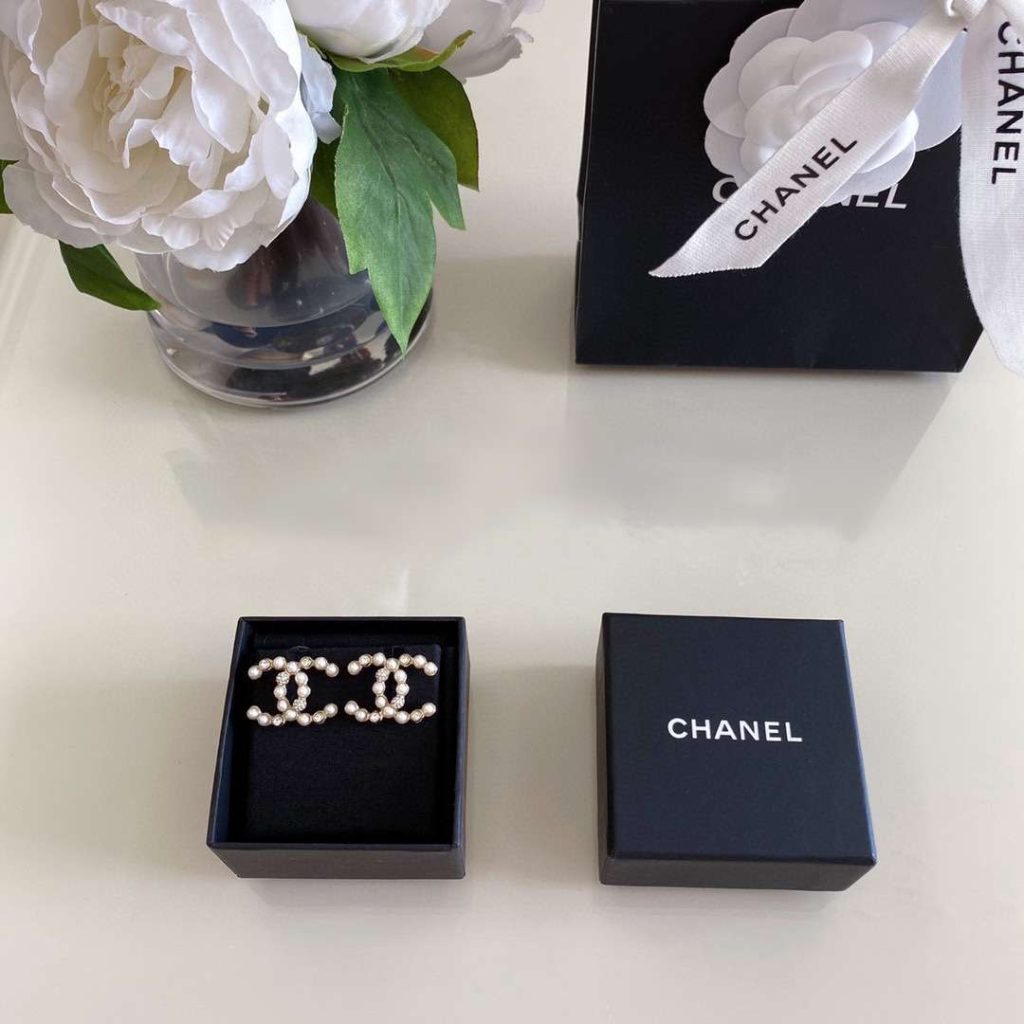 Chanel Letter C Earrings Gold For Women