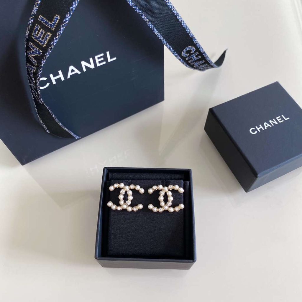 Chanel Letter C Earrings Gold For Women