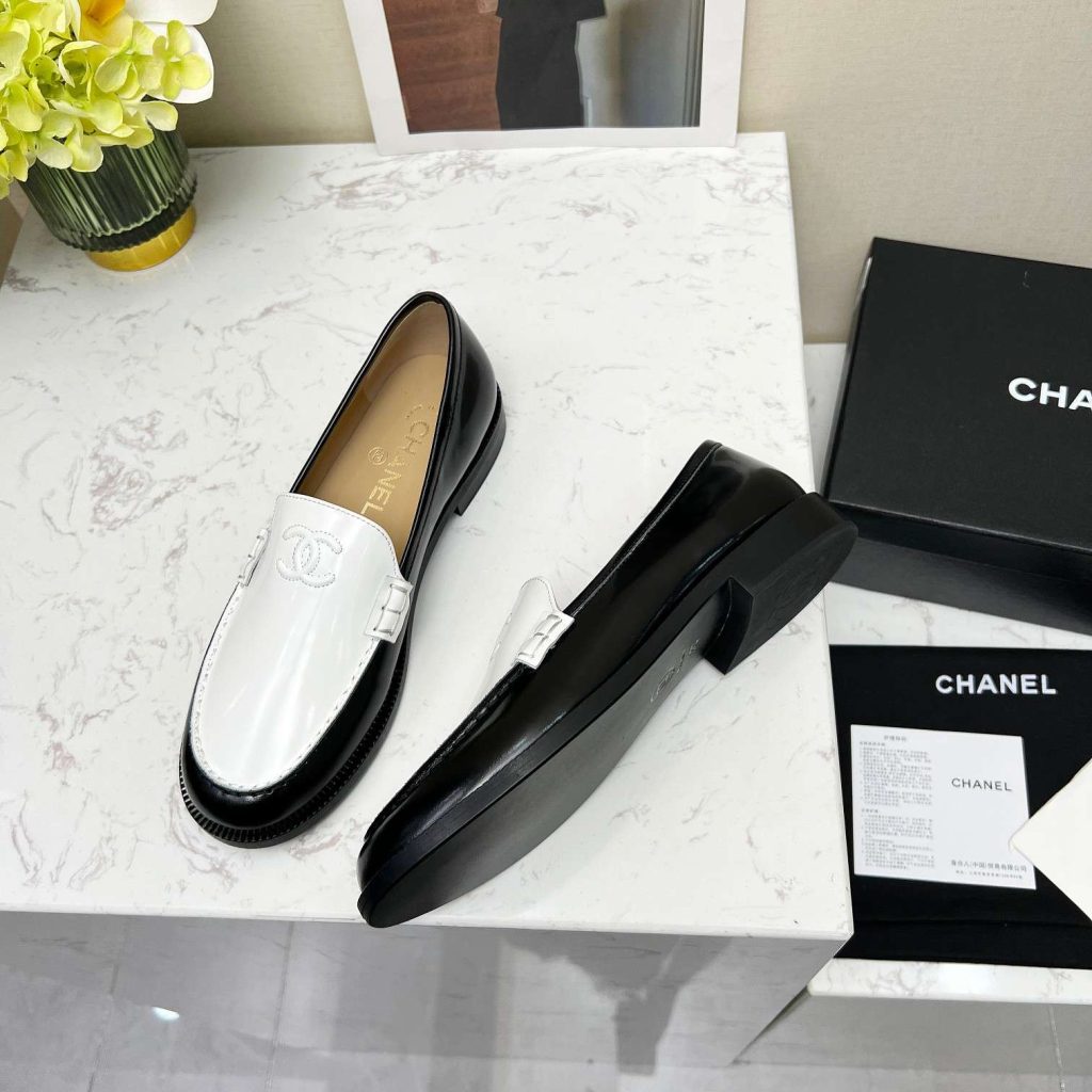 Chanel Moccasins Loafers White For Women