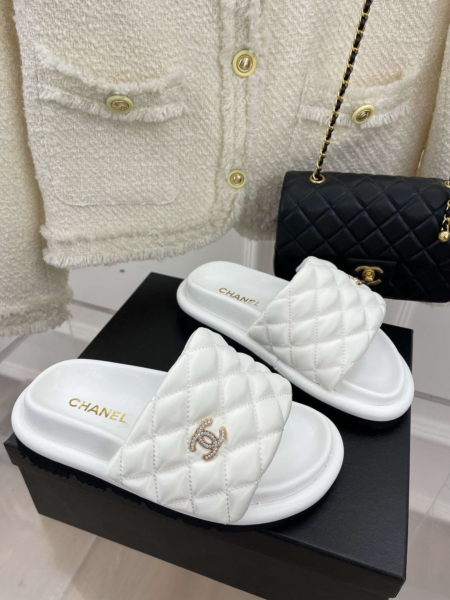 Chanel-Mules-8-4