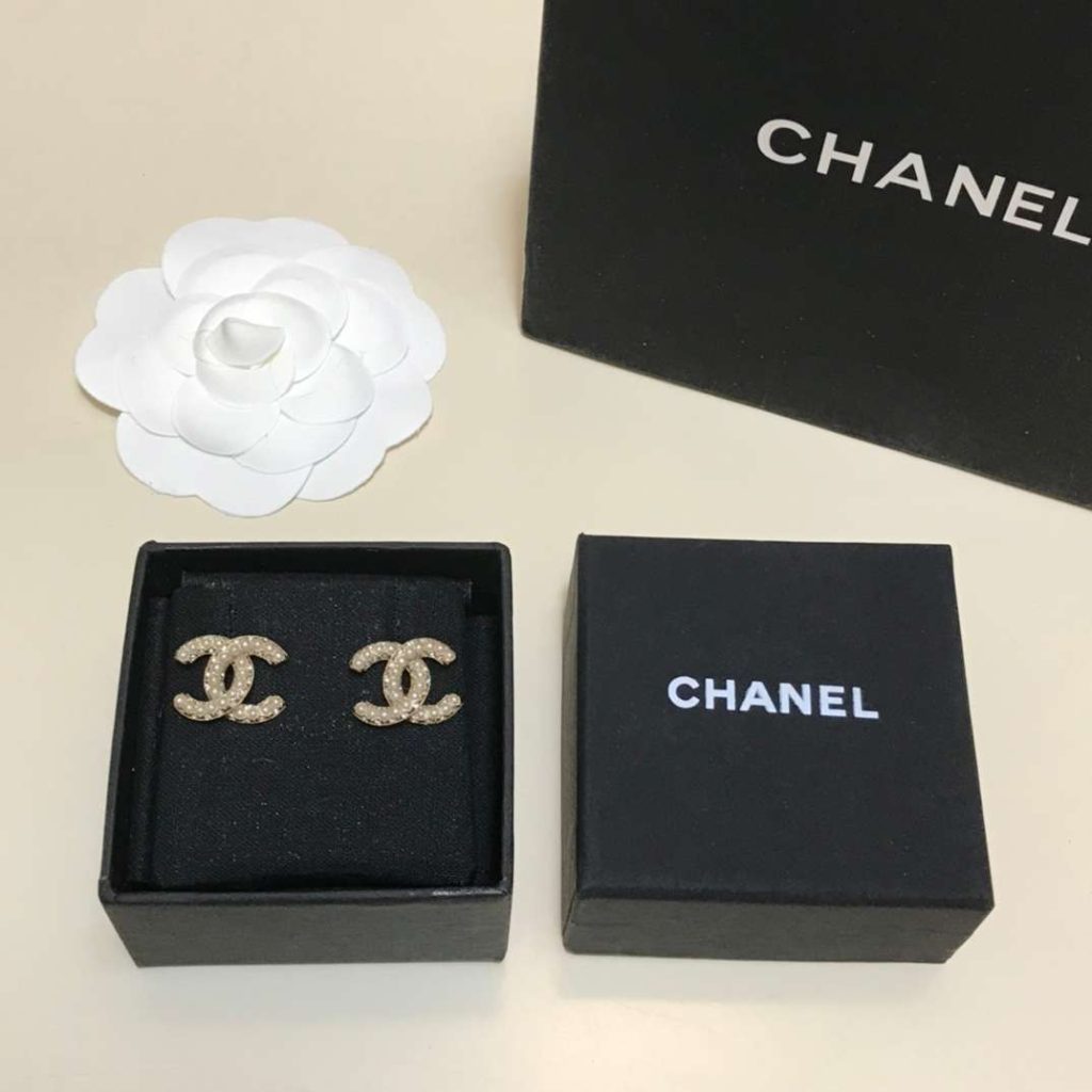 Chanel Pearl Earrings Gold For Women