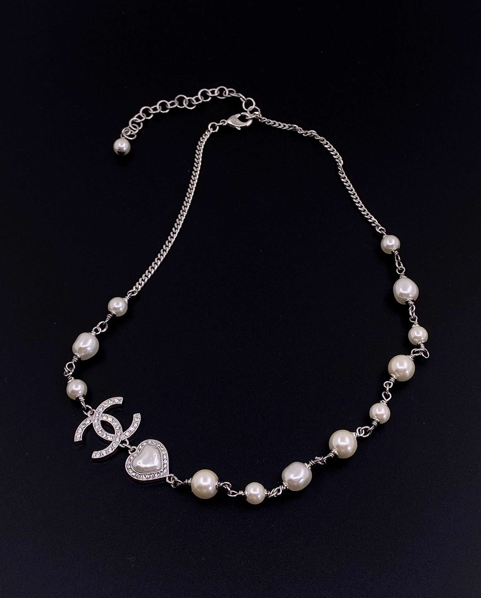 Chanel-Pearl-Love-Necklace-6