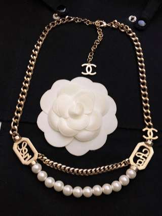 Chanel Pearl Necklace Gold For Women