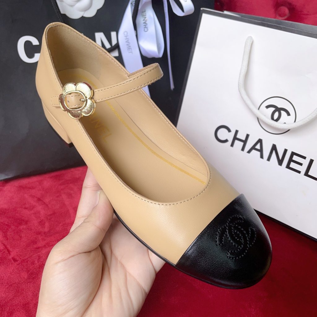 Chanel Pumps Beige For Women