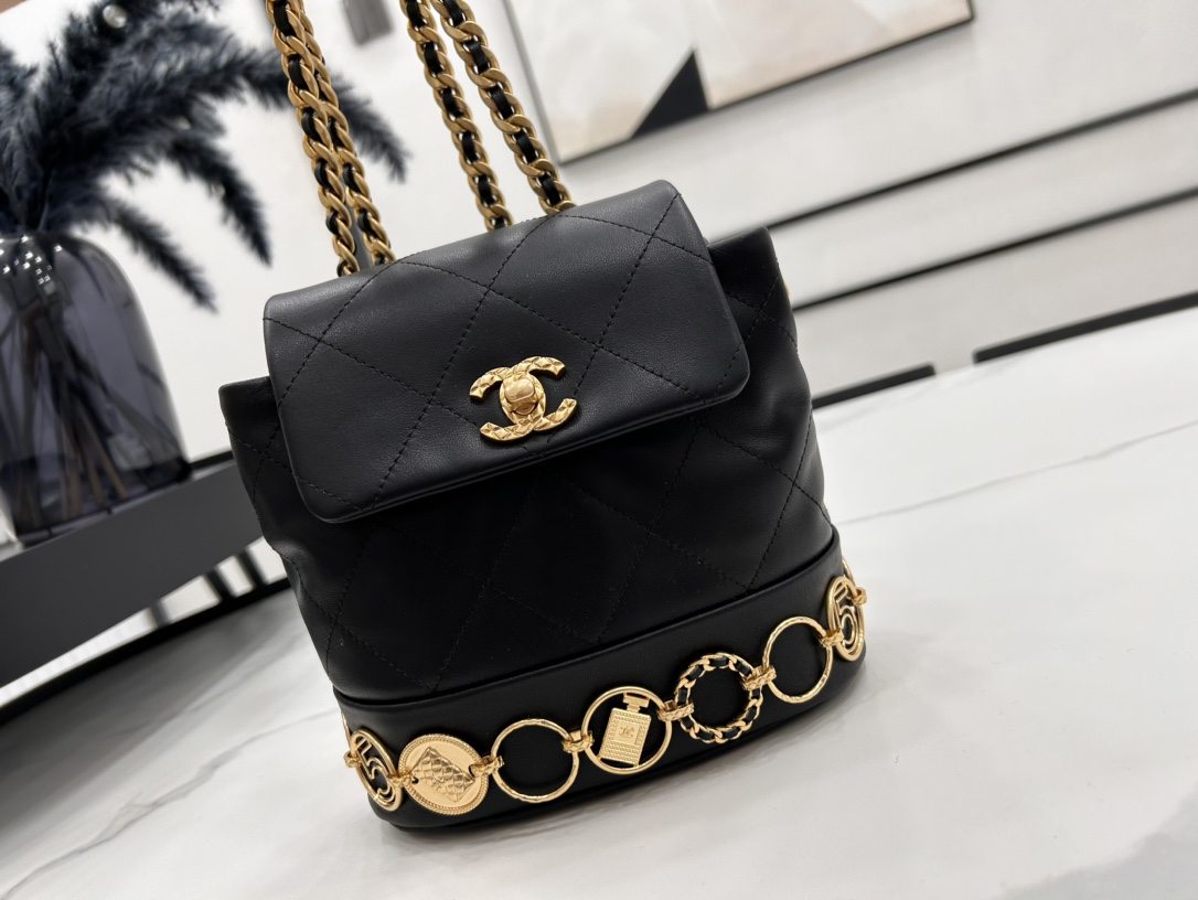 Chanel-Shoulder-Bag-10