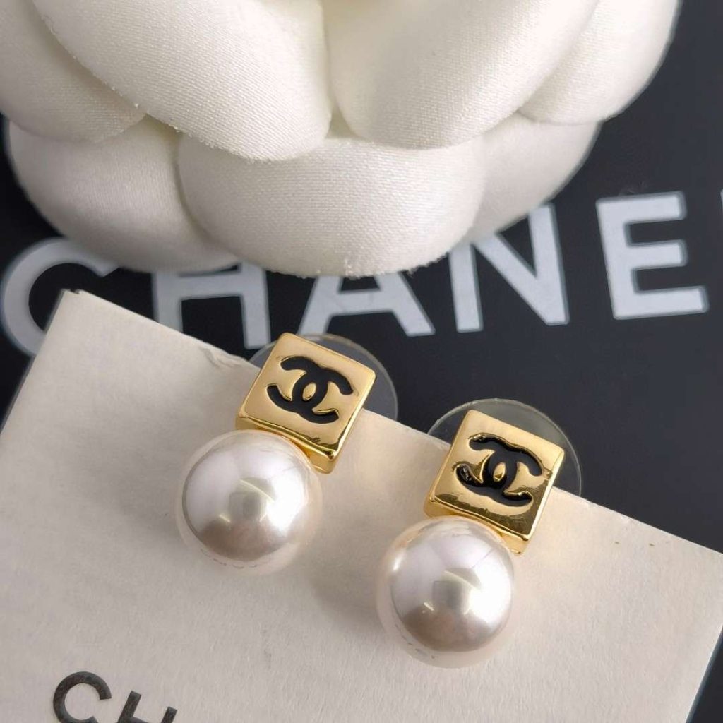 Chanel Square Small Stud Earrings Gold For Women