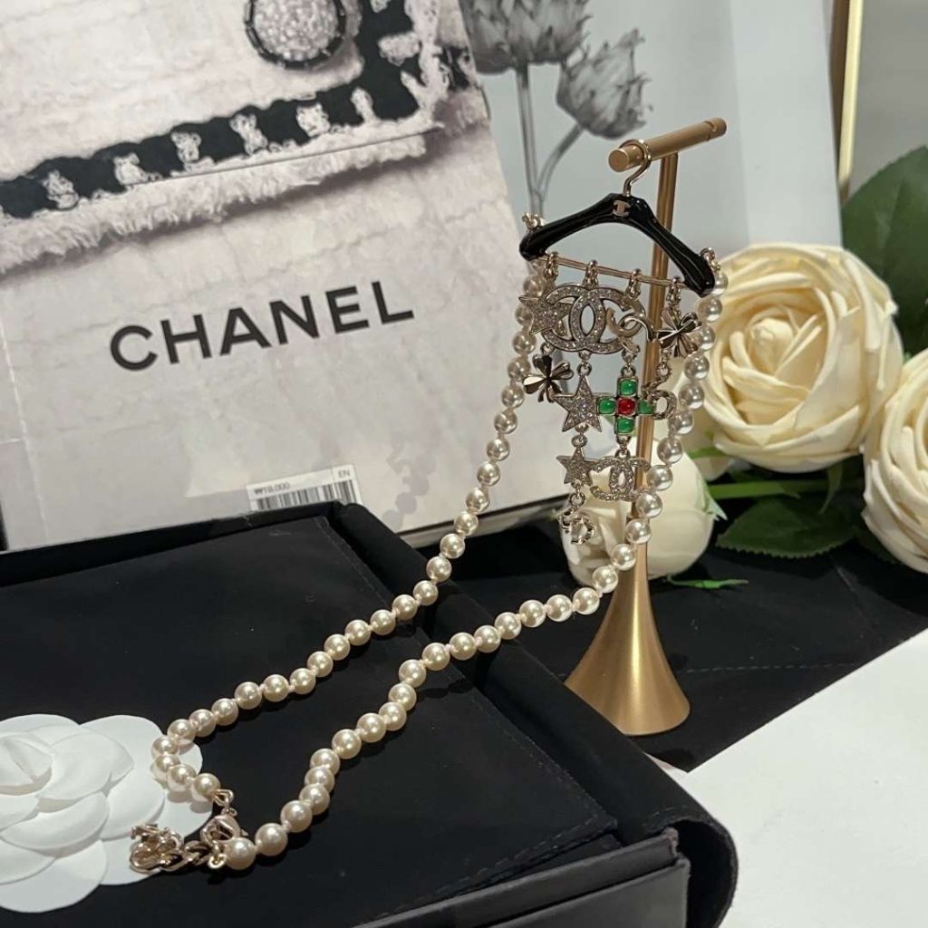 Chanel-Star-Necklaces-6