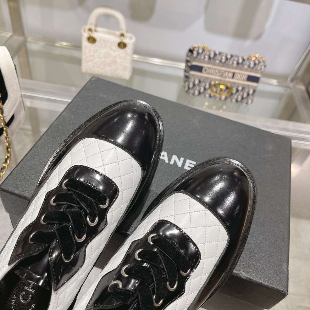 Chanel-Thick-Soled-Chain-Laced-Loafers-10