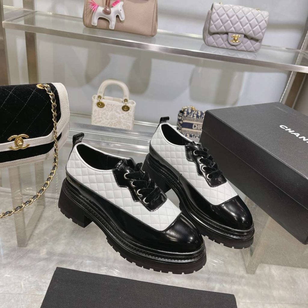 Chanel Thick Soled Chain Laced Loafers White For Women