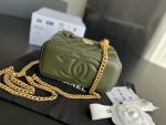 Vanity With Chain Black/Green/Beige For Women 6.6in/17cm