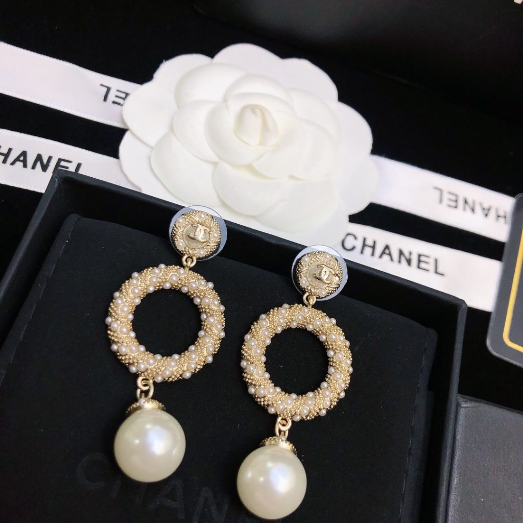 Dangling White Pearl And Circle Earrings Gold Tone For Women