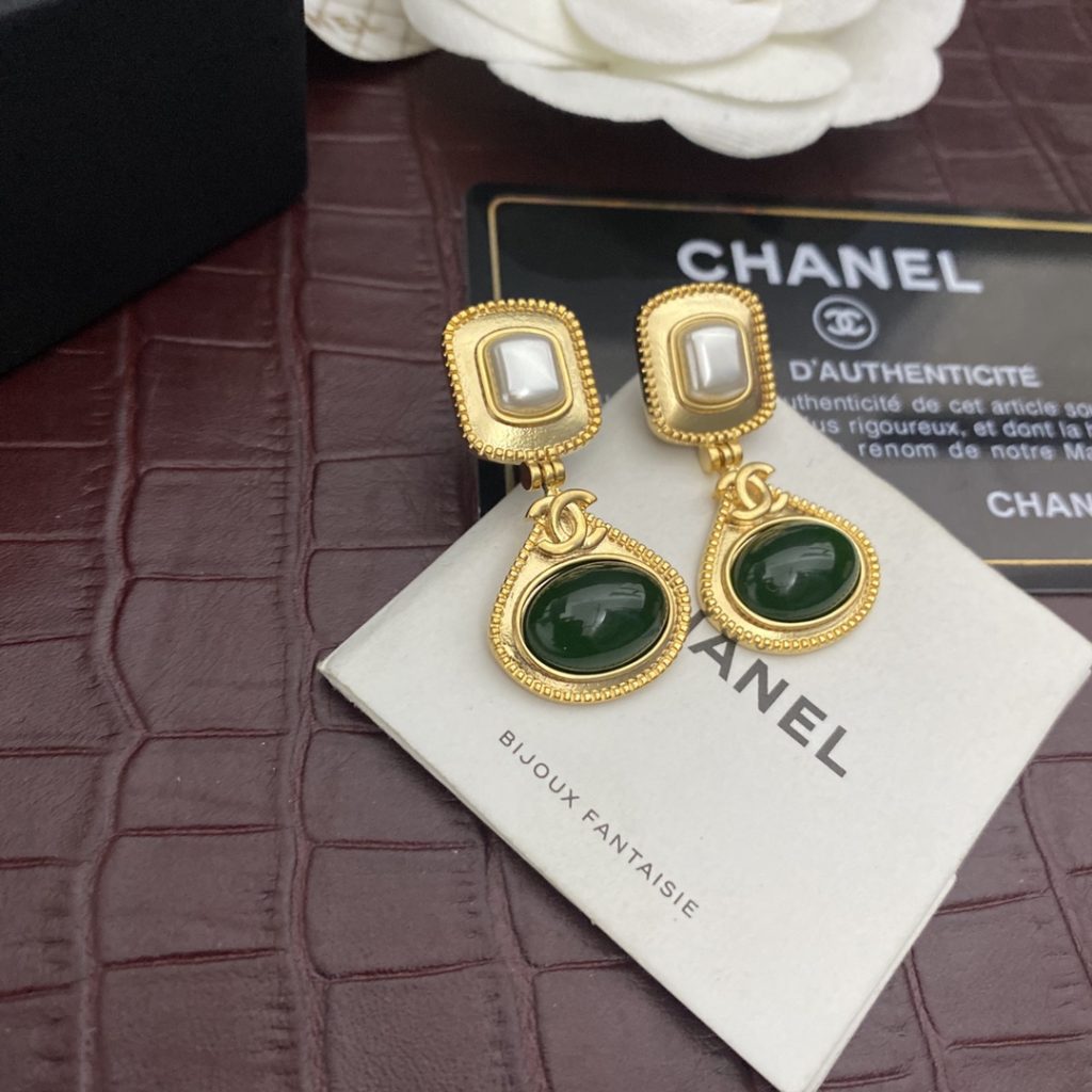 Dark Green Stone Thick Border Earrings Gold Tone For Women