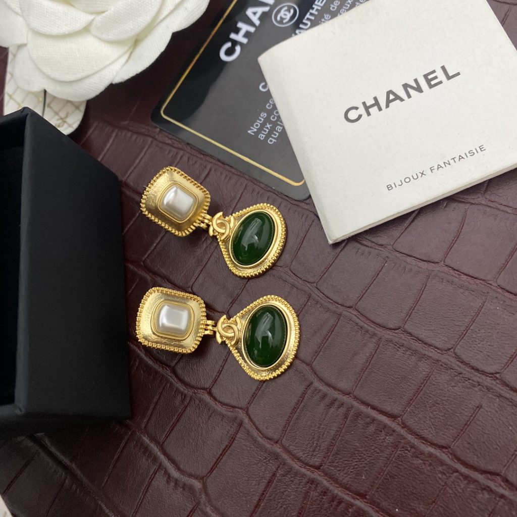 Dark Green Stone Thick Border Earrings Gold Tone For Women