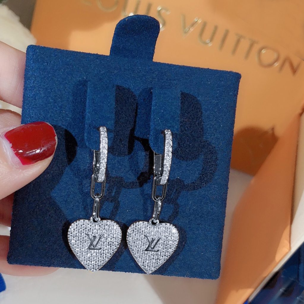 Engraving-LV-Signature-Twinkle-Earrings-Silver-Tone-7